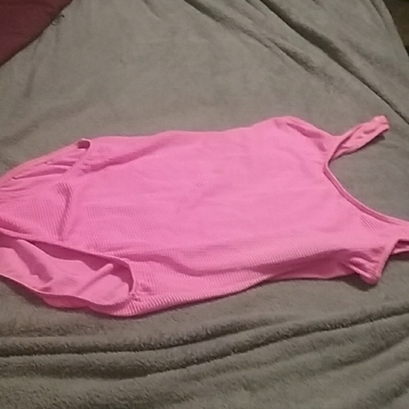 Clean bathing suit, good shape - Picture 4 of 4